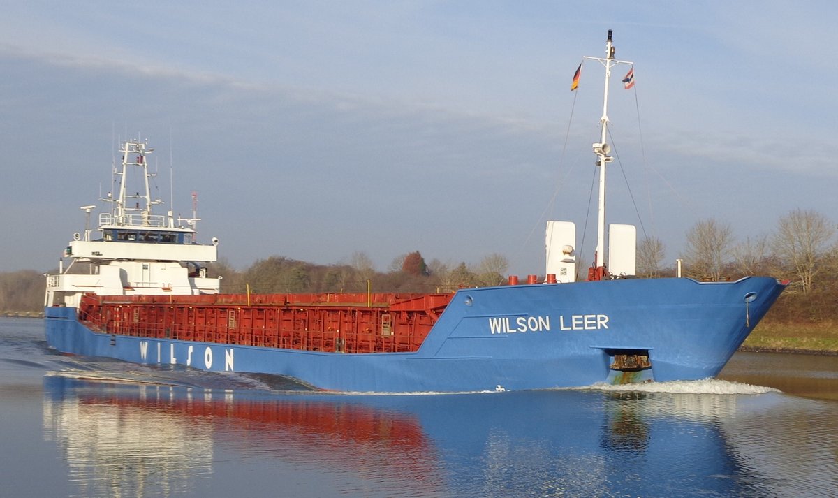 Wilson Leer ex CFL Ruler ex Celine -IMO =9222429 am 14-11-2016 in Kl.Königsförde am NOK
1996 in Komarno -Slovwakei- gebaut-3680 To.