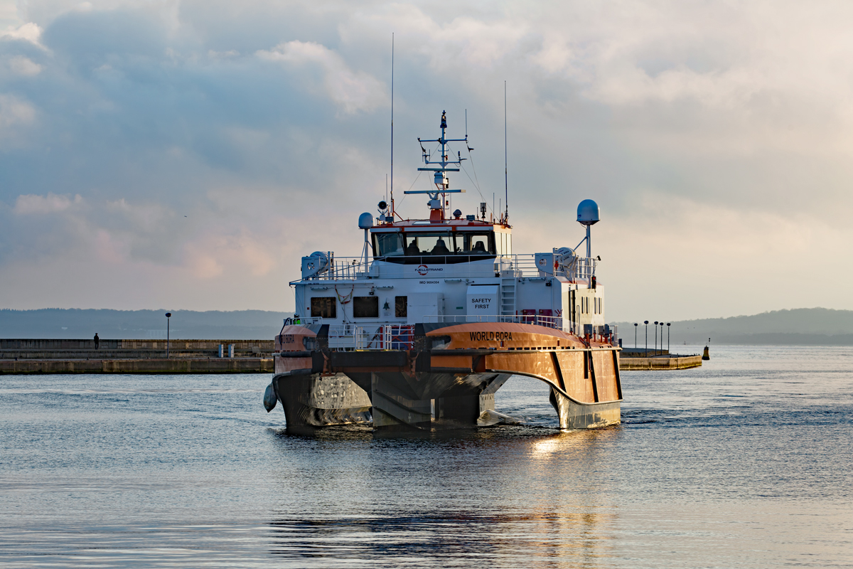 WORLD BORA (IMO 9684304) einlaufend im Sassnitzer Hafen.- 21.02.2018