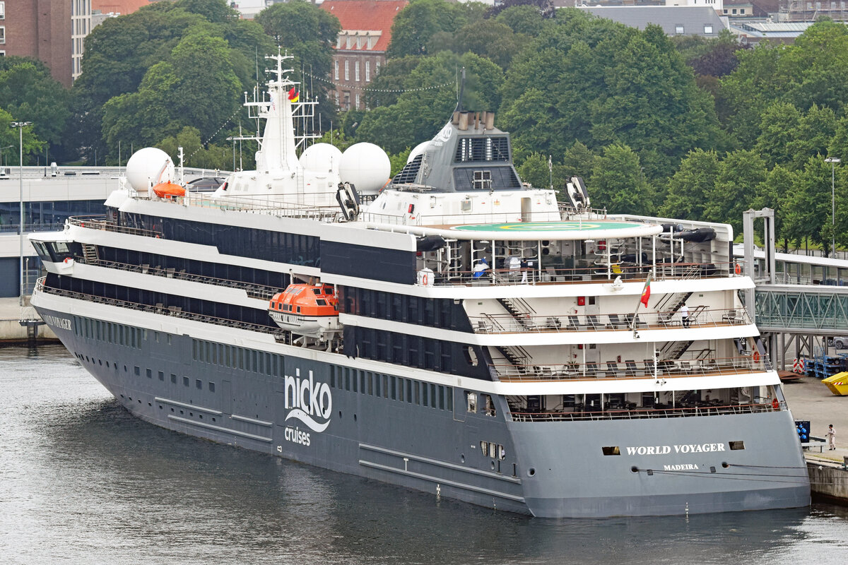 WORLD VOYAGER (IMO  9871529)) von nicko cruises am 19.7.2021 in Kiel