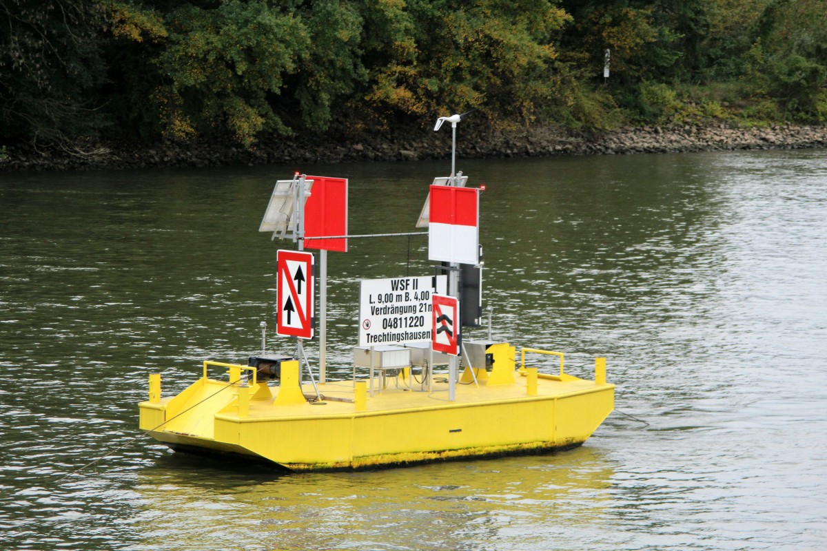 WSF II  Trechtlingshausen (04811220 , 9 x 4m) am 20.10.2014 auf dem Rhein bei Mainz