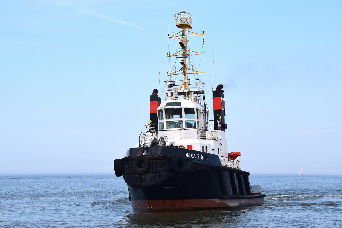 WULF 9 , Schlepper , IMO  8714243 , Baujahr 1988 , 33.1 × 10m , 14.05.2017  Cuxhaven