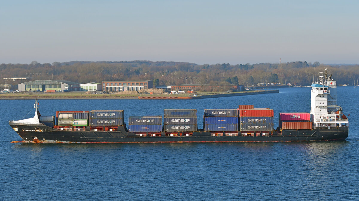 X-PRESS MULHACEN (IMO 9365960) am 08.02.2023 in der Kieler Förde