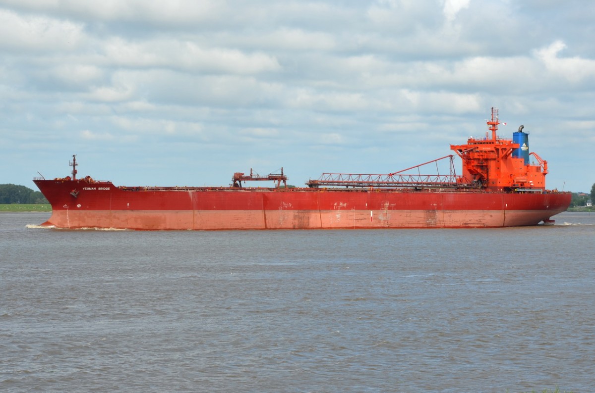 YEOMAN BRIGDE , Frachtschiff , IMO 8912302 , Baujahr 1991 , 294 x 38 m , Lühe 20.06.2015