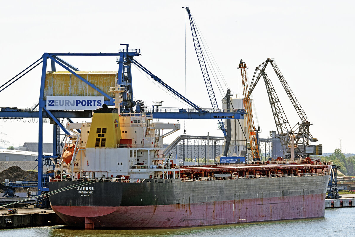 ZAGREB (Bulk Carrier, IMO 9384502) am 05.06.2022 in Rostock