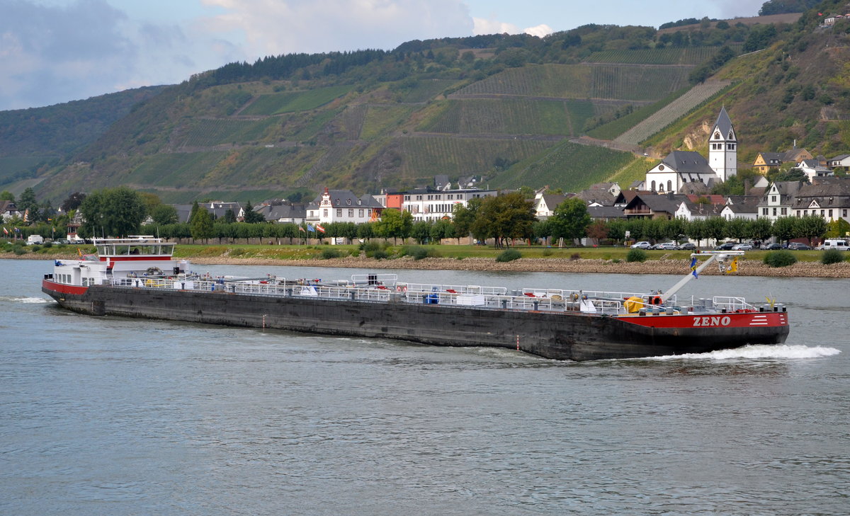 ZENO Tankschiff auf dem Rhein bei Andernach zu bergfahrend am 03.10.16.