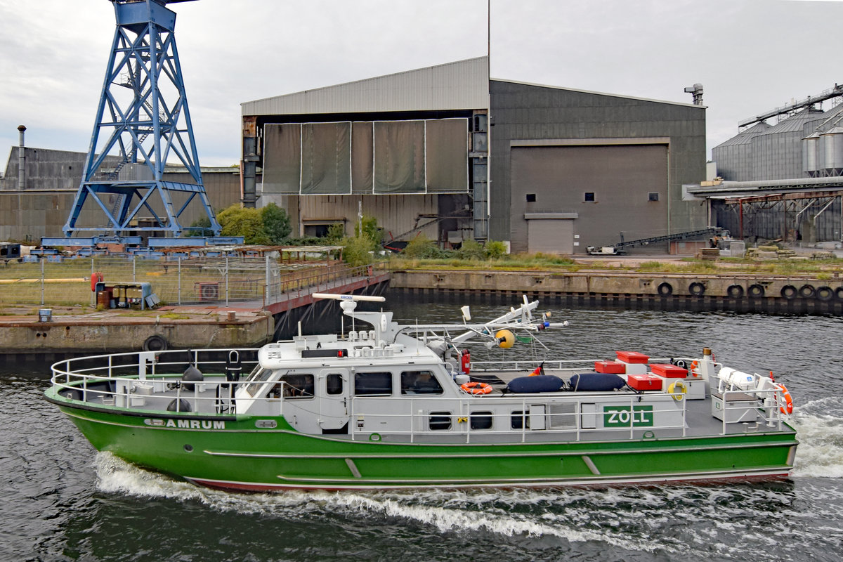 Zollboot AMRUM am 20.10.2020 im Hafen von Lübeck