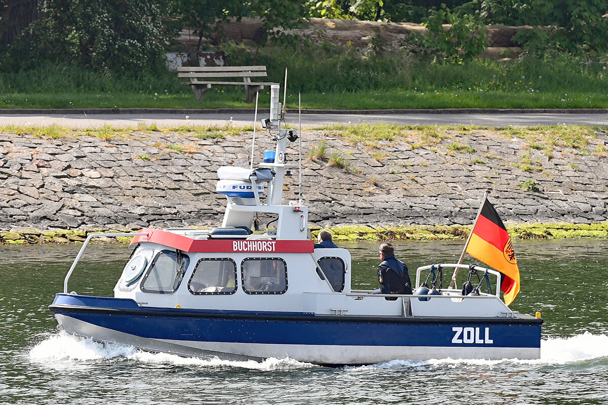 Zollboot BUCHHORST (Tochterboot vom Zollboot PRIWALL) am 22.05.2023 im Hafen von Lübeck-Travemünde