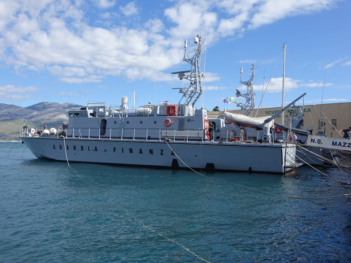 Zollboot Mazzei der Guardia di Finanza im Hafen von Gaeta (21.09.2022)