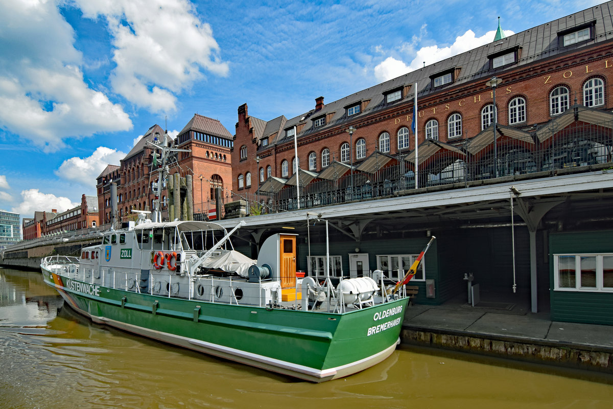 Zollboot OLDENBURG am 26.05.2020 im Hafen von Hamburg. Das Fahrzeug liegt beim Zollmuseum und kann besichtigt werden