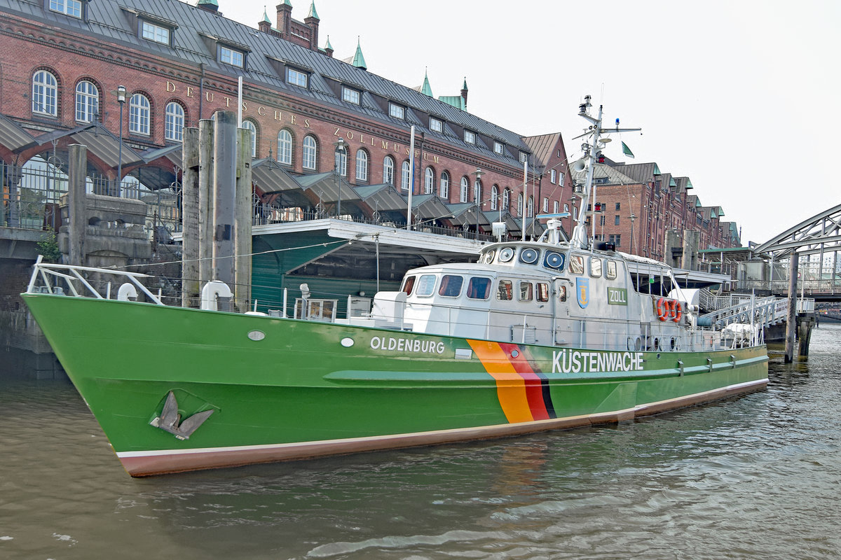 Zollboot OLDENBURG am 3.9.2018 vor dem Deutschen Zollmuseum in Hamburg