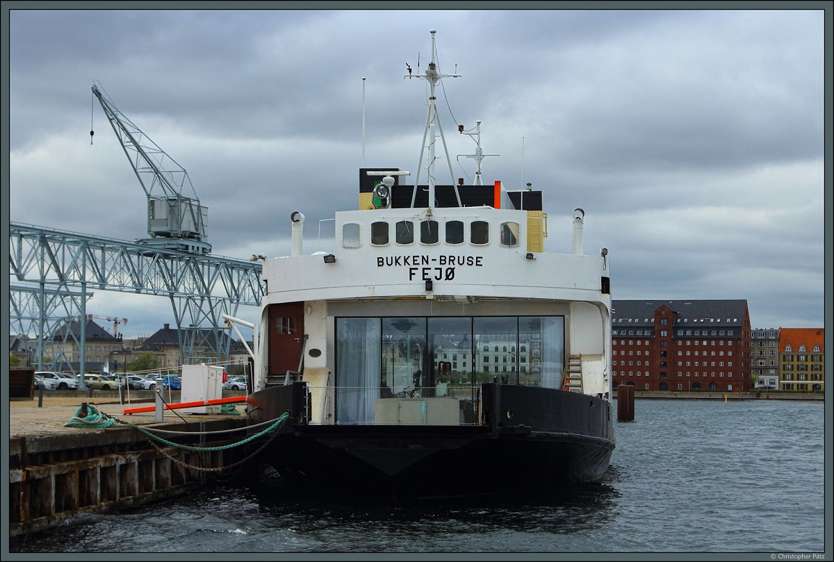 Zum Hausboot umgebaute Fähre Bukken-Bruse in Kopenhagen. (28.04.2019)