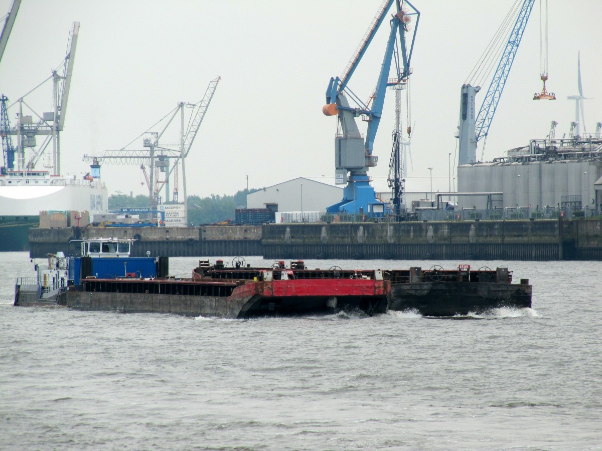 Zwei GSL werden am 05.05.2014 vom SB Orion II (05609480) im Hafen HH auf der Norderelbe zwischen Kaiserhöft und Überseebrücke zu Tal geschoben 