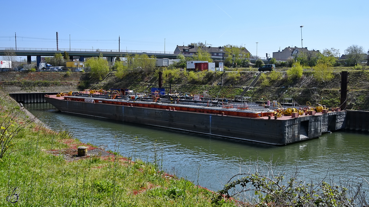 Zwei Leichter, u.a. HGK260 04007550 waren Mitte April 2021 in Duisburg zu shen.