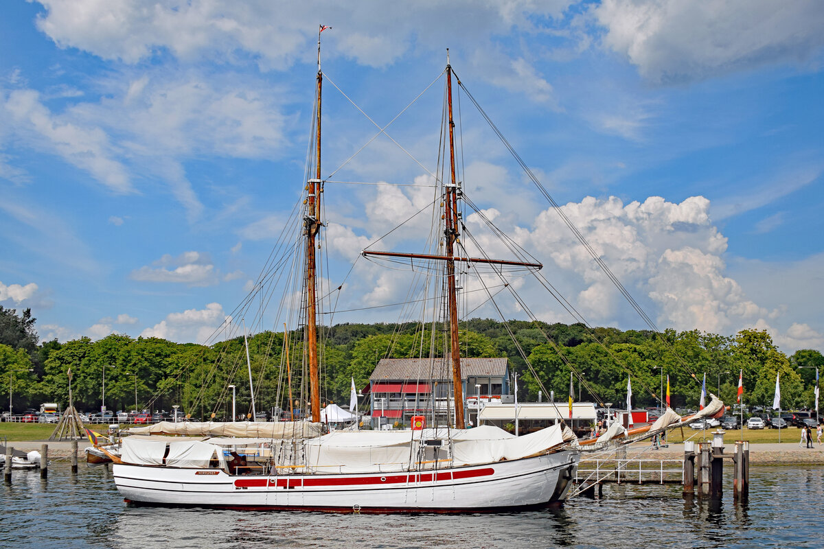 Zweimastschoner NORDLYSET am 26.06.2022 im Hafen von Lübeck-Travemünde