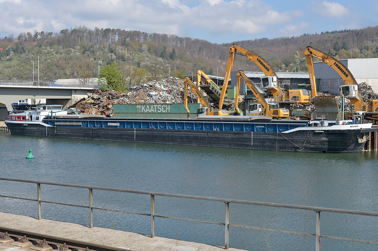 09.04.2023 MORPHEUS (02227196)im Hafen von Plochingen 