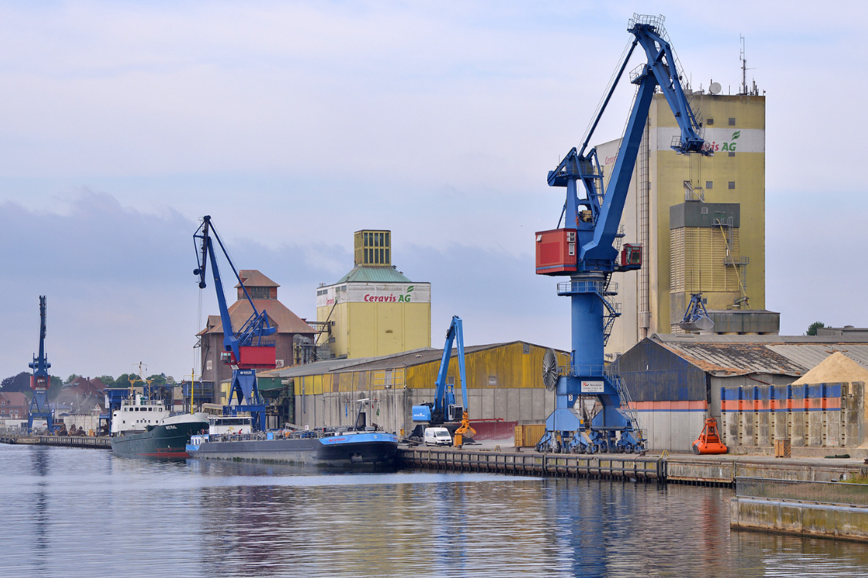 16.06.2023 Nördlicher Teil vom Rendsburger Hafen mit IMKE DAYMANN (4807760) und MISTRAL (6617855)