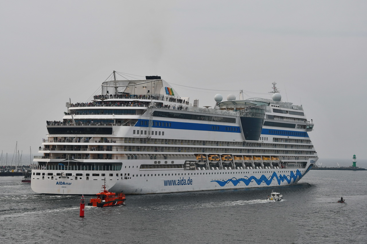AIDAmar , Kreuzfahrtschiff , IMO 9490052 , Baujahr 2012 , 253,22 x 38,17 m , Rostock-Warnemünde , 10.09.2025