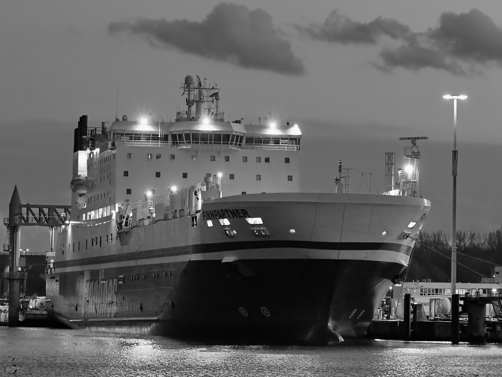 Anfang April 2024 war die Fähre FINNPARTNER (IMO: 9010163) am Skandinavienkai in Travemünde zu sehen.