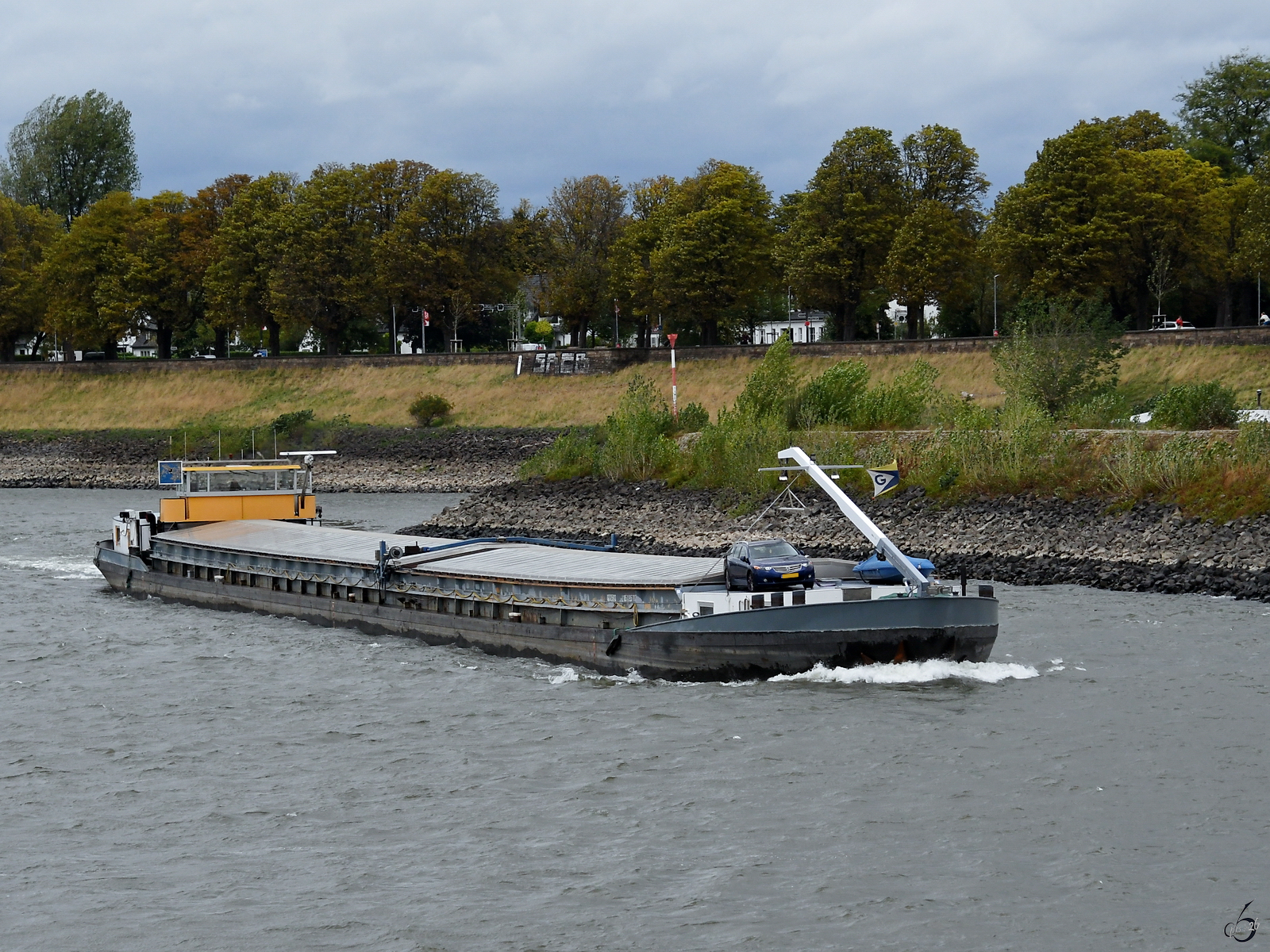 Anfang September 2026 befuhr das Frachtschiff JOVEANTE (ENI: 02325913)  den Rhein in D�sseldorf .