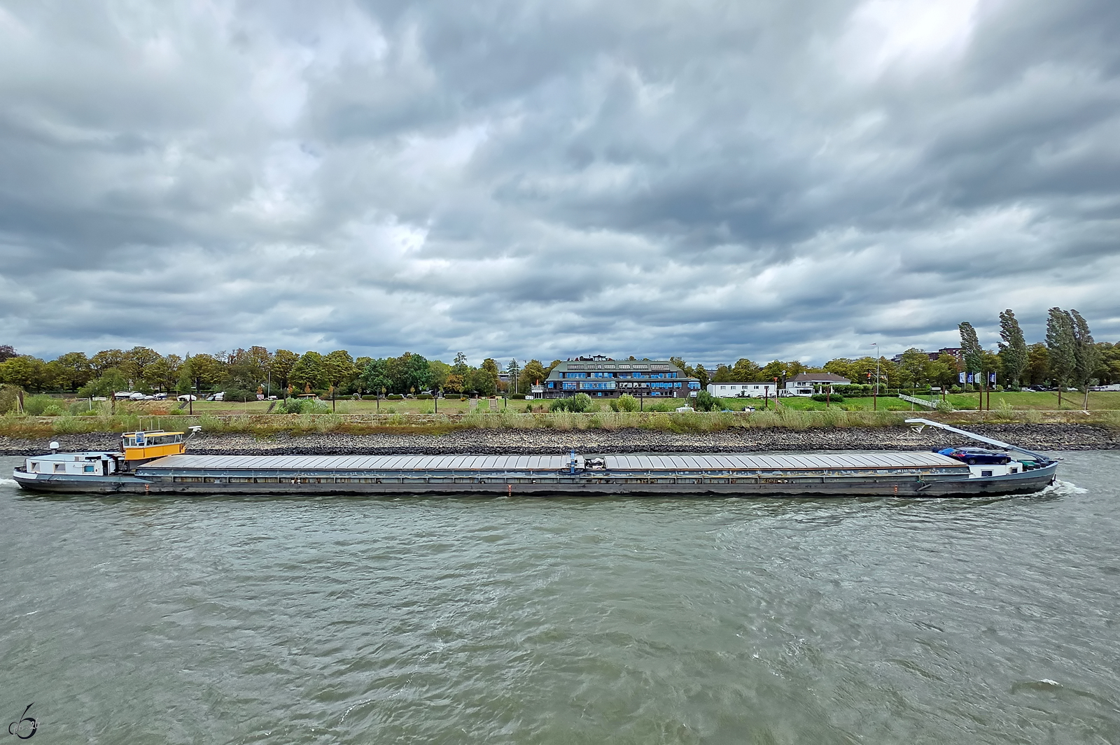 Anfang September 2026 war auf dem Rhein in D�sseldorf das Frachtschiff JOVEANTE (ENI: 02325913) unterwegs.