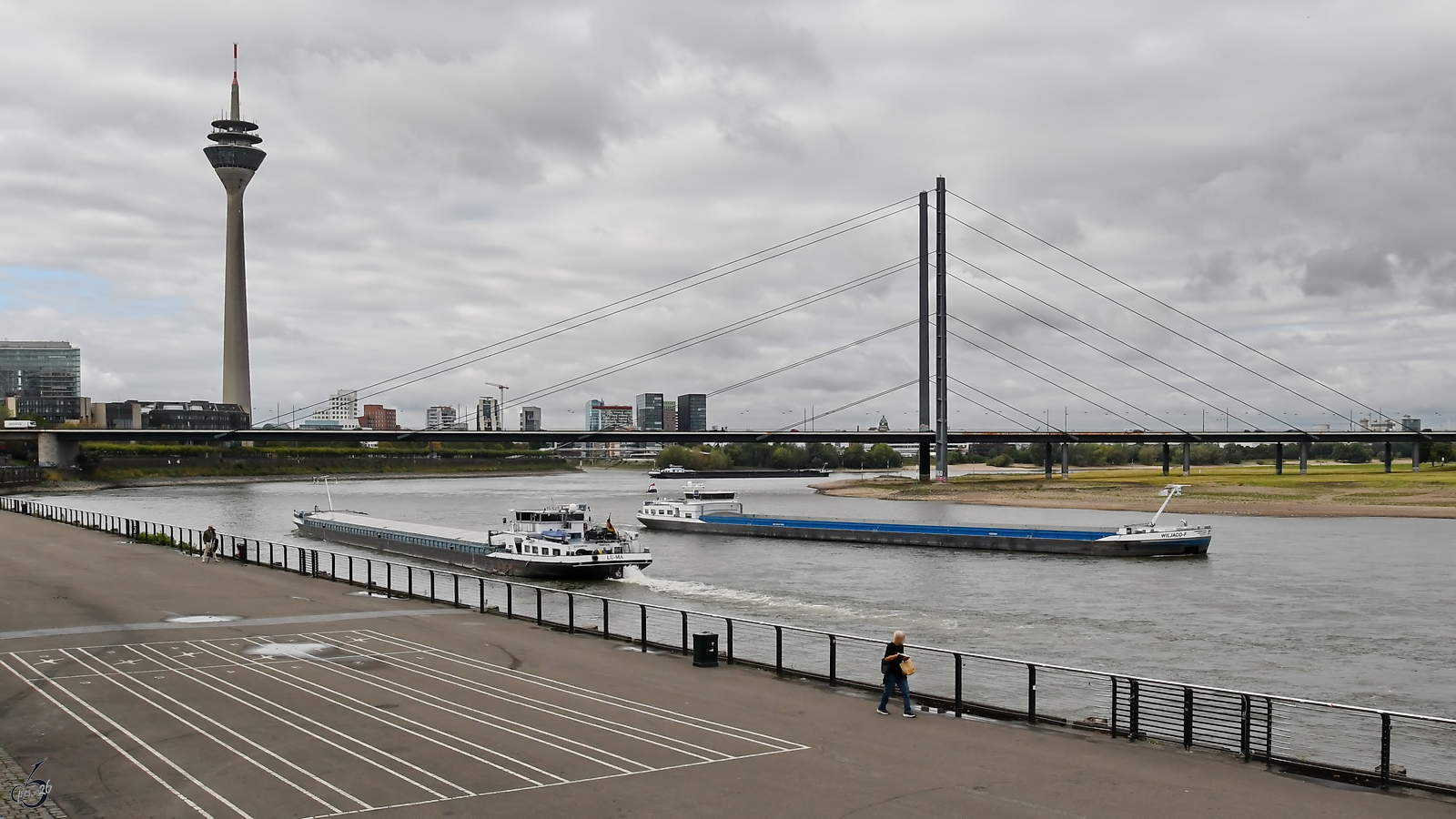 Anfang September 2026 waren auf dem Rhein in D�sseldorf die Frachtschiffe WILJACO-F (ENI: 02331956) und LU-MA (ENI: 04801930) unterwegs.