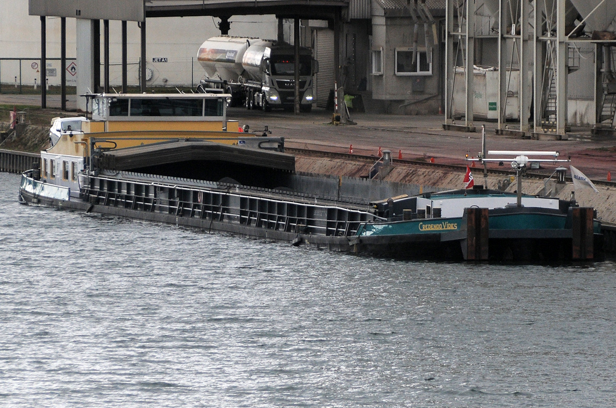 CREDENDO VIDES 3 (06001814)im Hafen Plochingen 07.02.2024