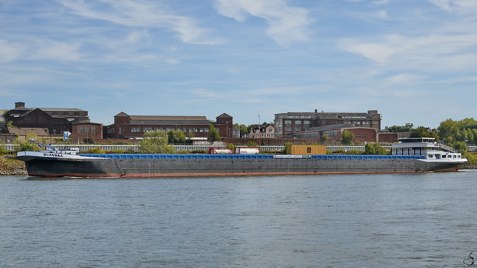 Das Frachtschiff DUANDRA (ENI: 2329377) war Ende September 2025 in Duisburg unterwegs.
