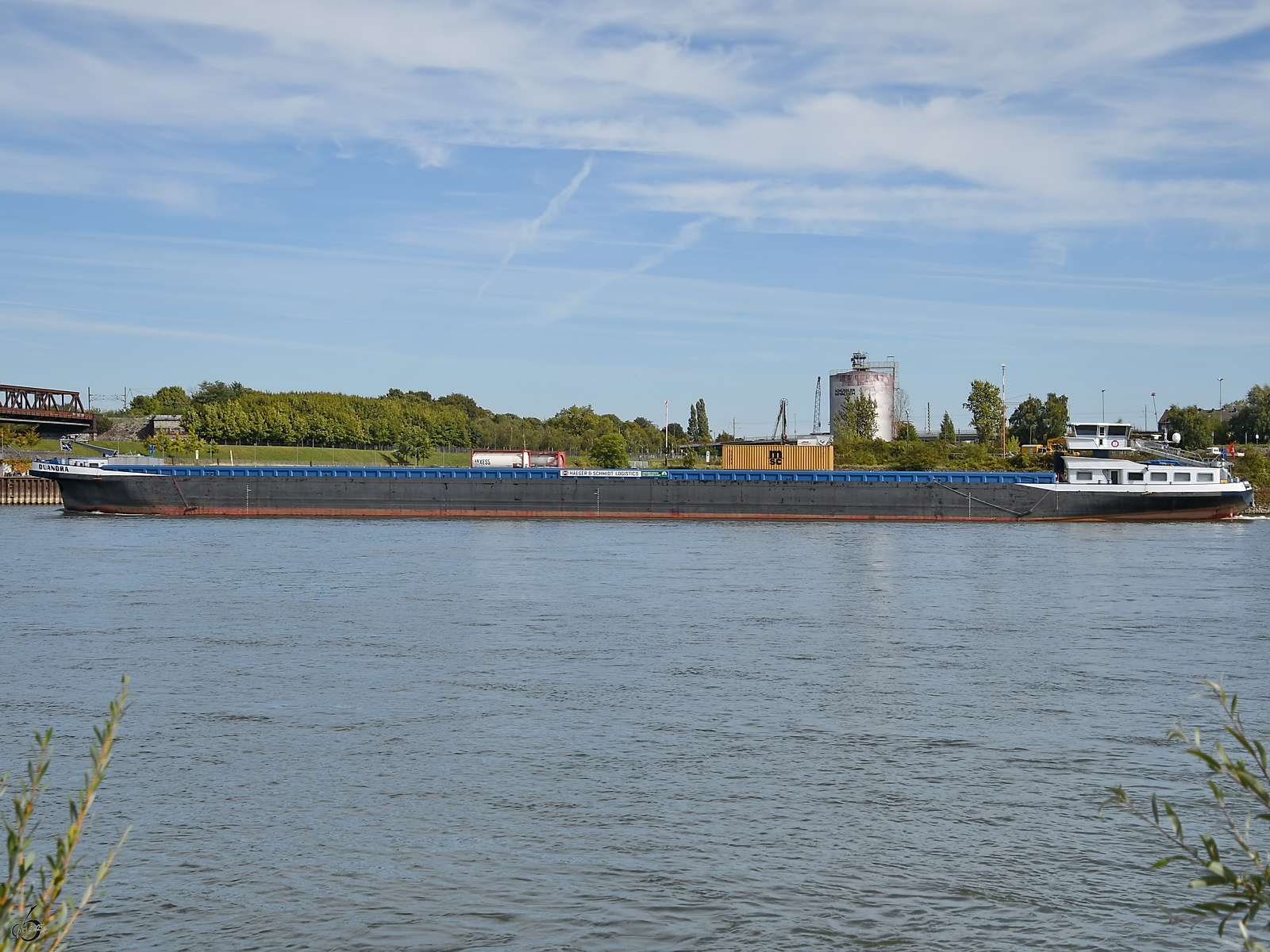 Das Frachtschiff DUANDRA (ENI: 2329377) war Ende September 2025 in Duisburg zu sehen.