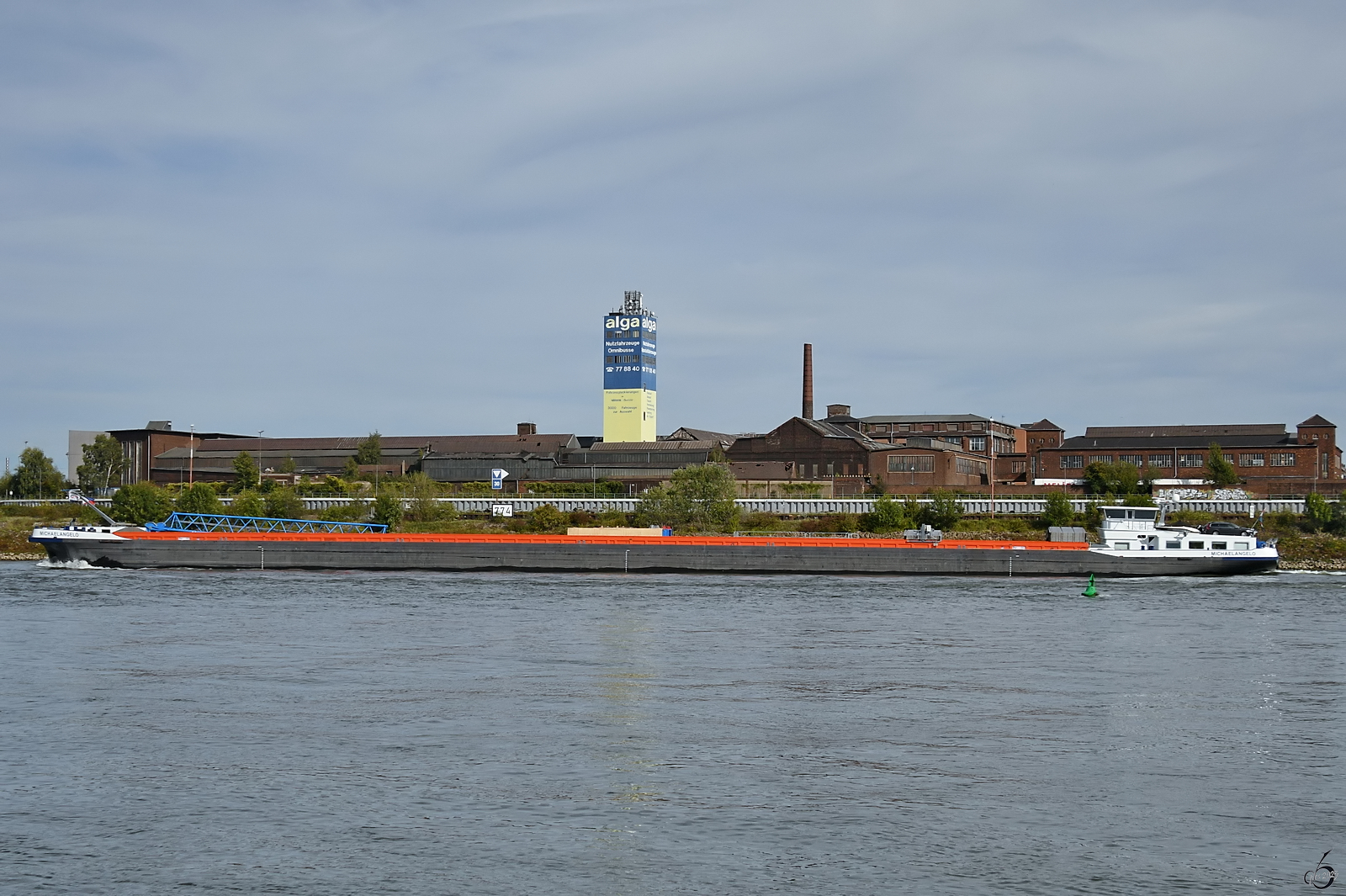Das Gütermotorschiff MICHELANGELO (ENI: 02329759) war Ende September 2025 in Duisburg zu sehen.