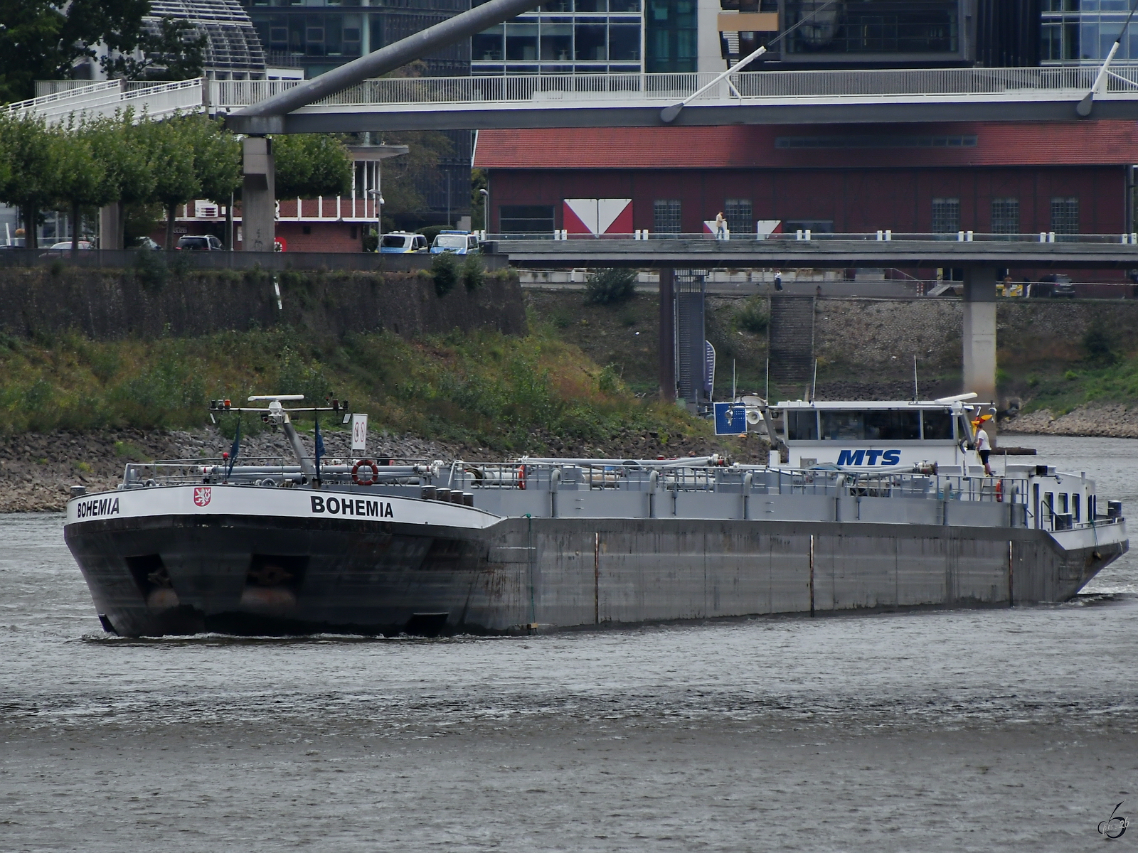 Das Tankmotorschiff BOHEMIA (ENI: 04804100) habe ich Anfang September 2026 in D�sseldorf abgelichtet.
