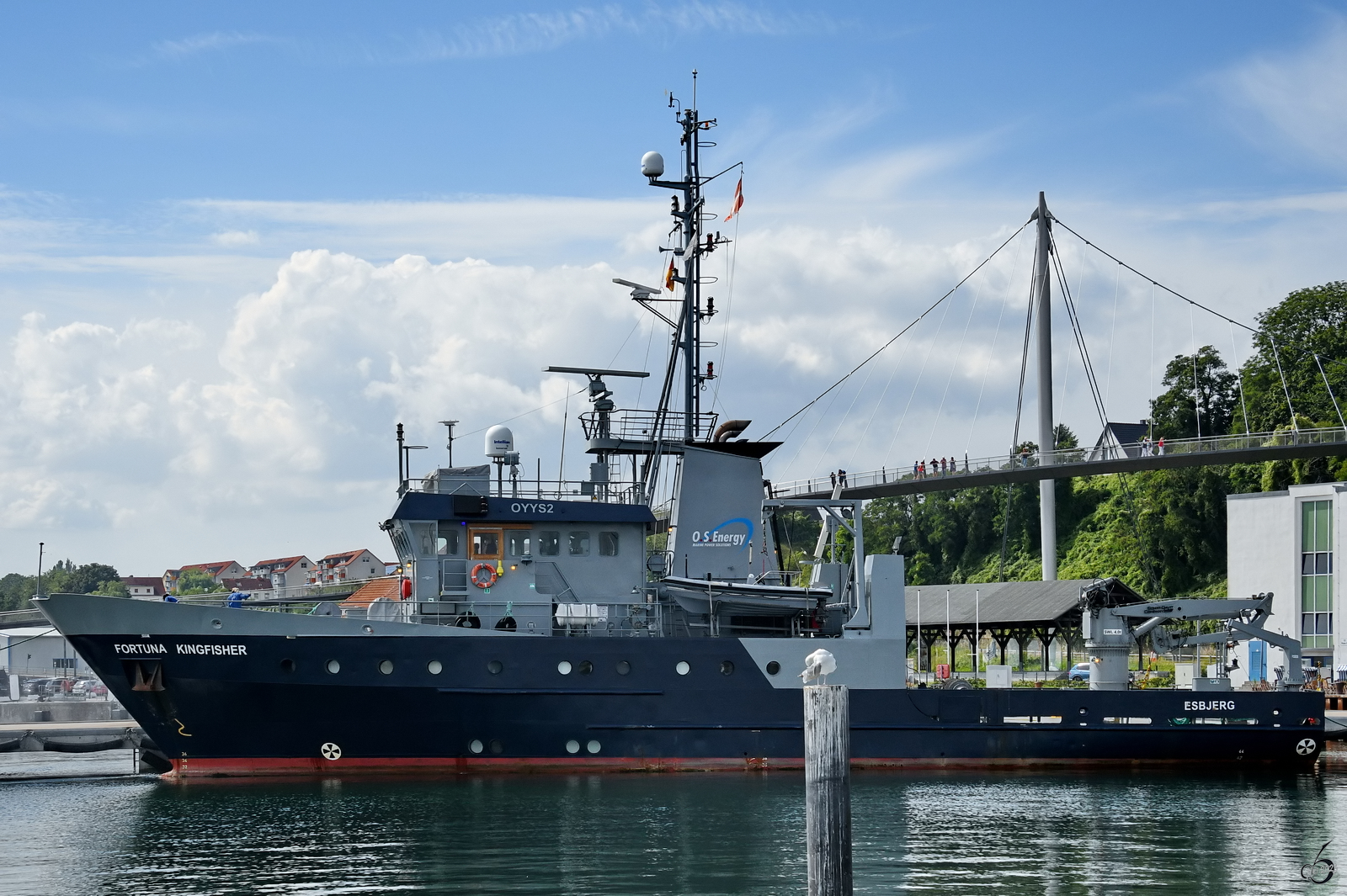 Die FORTUNA KINGFISHER (IMO: 4549133) wartet im Hafen von Sassnitz auf den nächsten Einsatz. (August 2023)