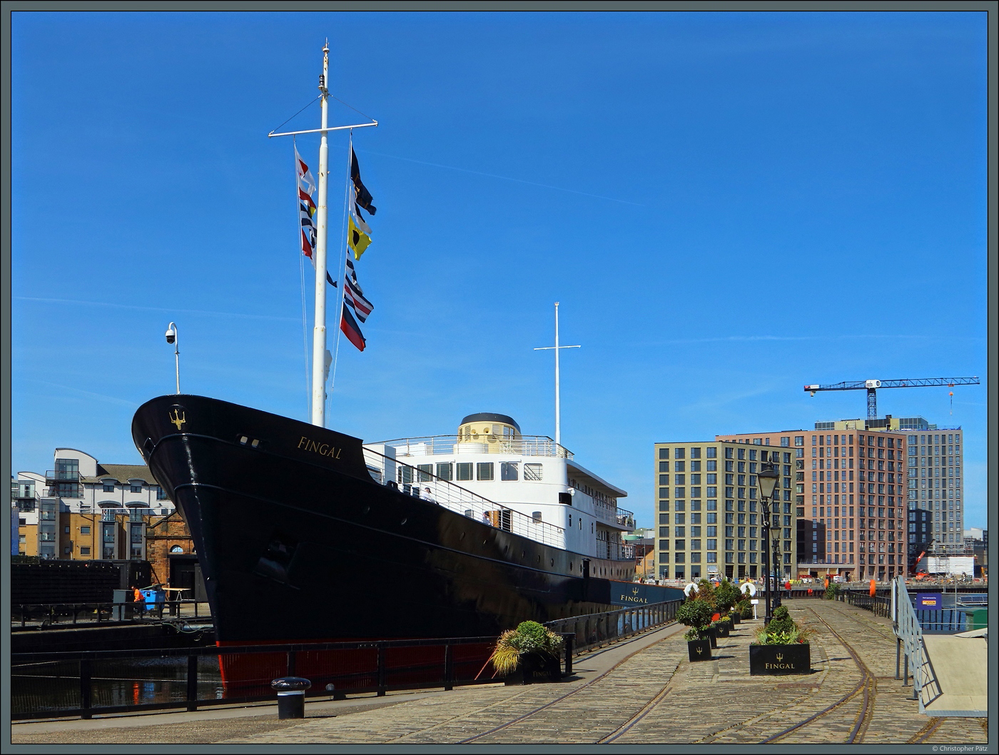 Die MV Fingal wurde 1963 als Versorgungsschiff für Leuchttürme in Dienst gestellt. Seit 2019 dient sie als Hotelschiff in Edinburgh. (15.05.2025)