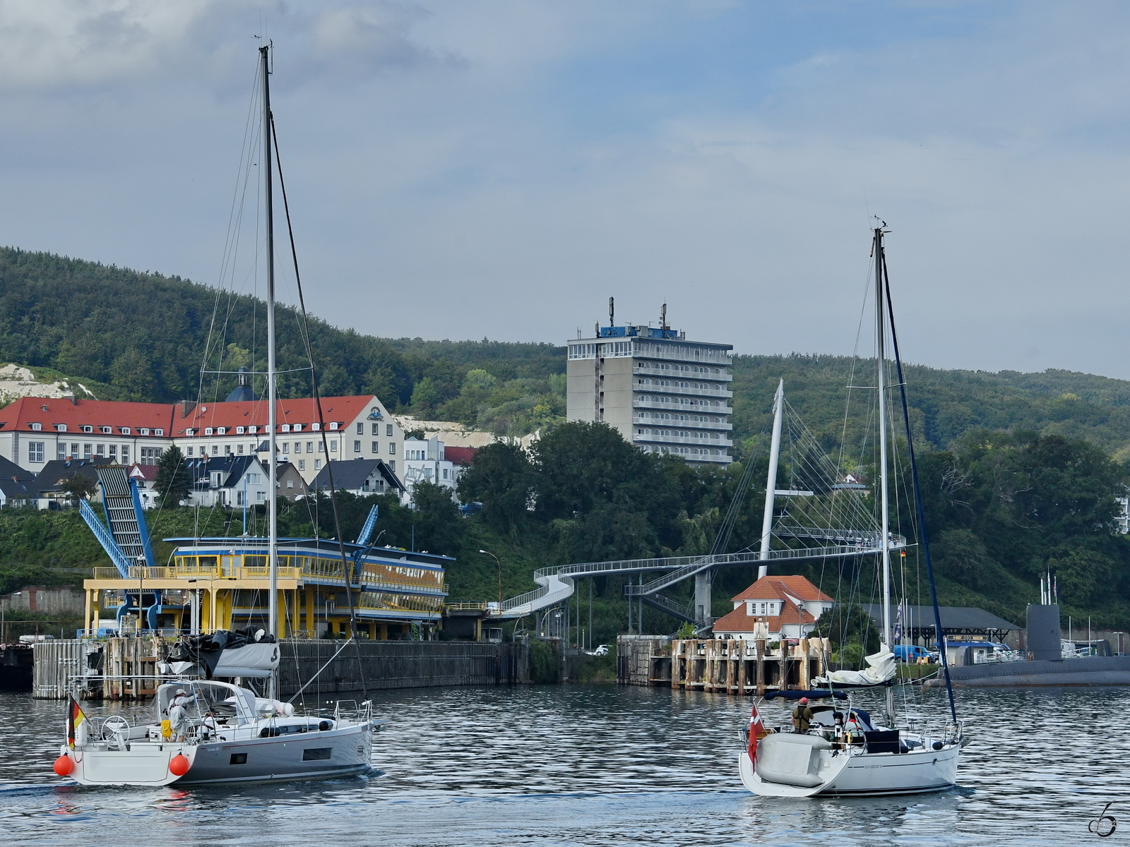 Die Seegelboote NORDLAND 3 und SUN ODYSSEY 35 waren Mitte August 2023 im Hafen von Sassnitz zu sehen.
