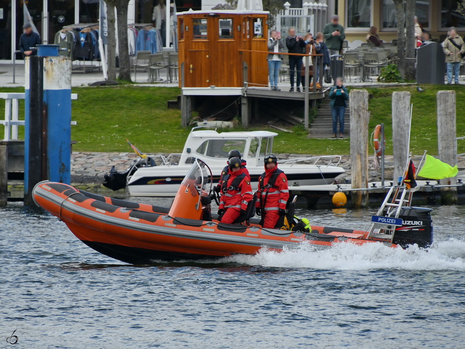 Dieses Polizeiboot war Anfang Mai 2023 in Travemünde zu sehen.