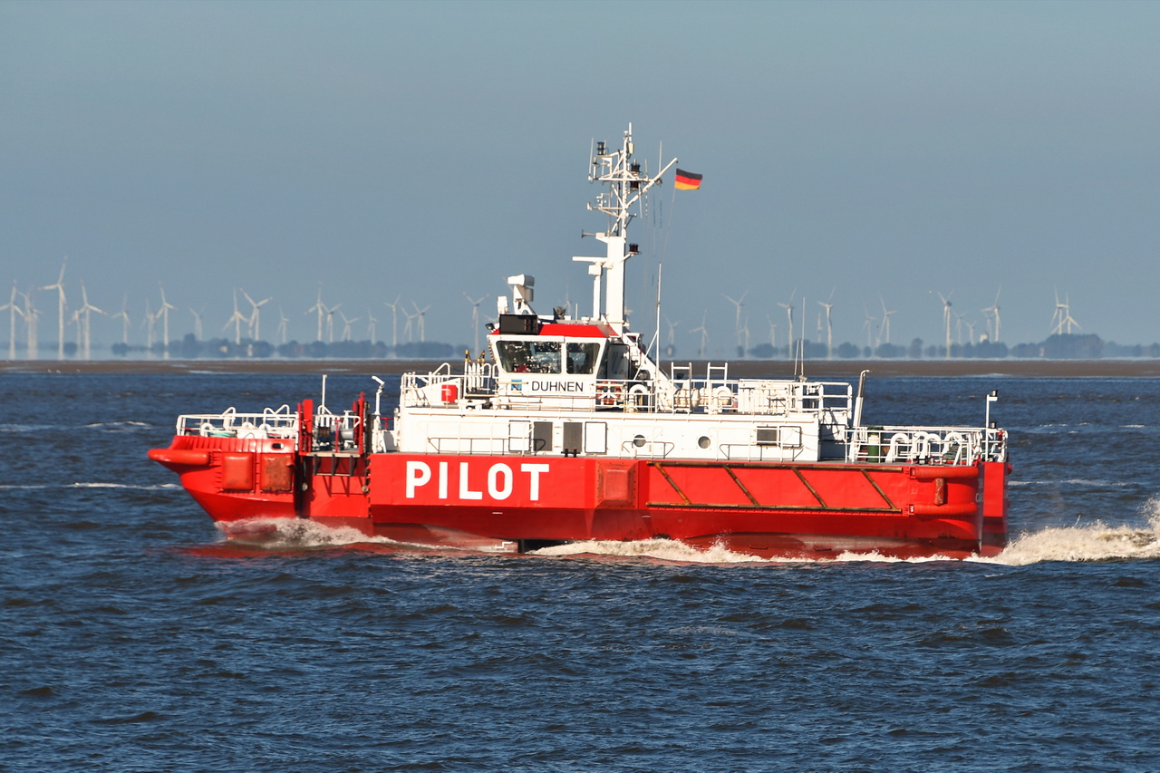 DUHNEN , Piloten  Tender , IMO 9199945 , Baujahr 1999 , 26 x 14 m , 28.05.2026 , Cuxhaven - Alte Liebe