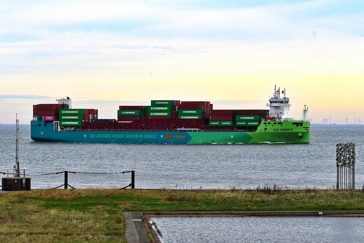 ECO PONENTE , Feederschiff , IMO 9985966 , Baujahr 2024 , 148 x 27 m , 1250 TEU , Cuxhaven , Alte Liebe ,  01.11.202