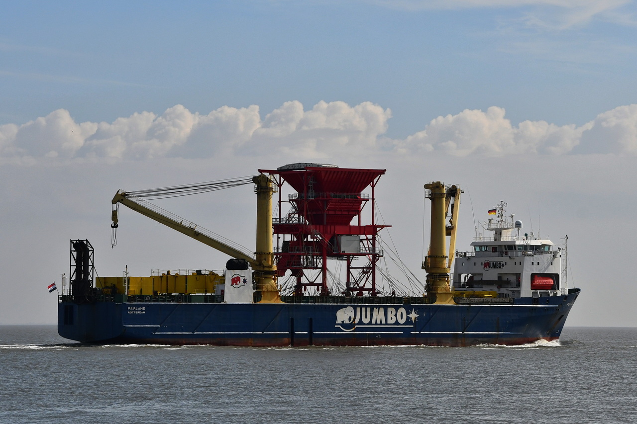 FAIRLAN , Heavy Load Carrier, IMO 9153654 , Baujahr 2001 , 111 x 21 m , 16.04.2026 , Alte Liebe Cuxhaven