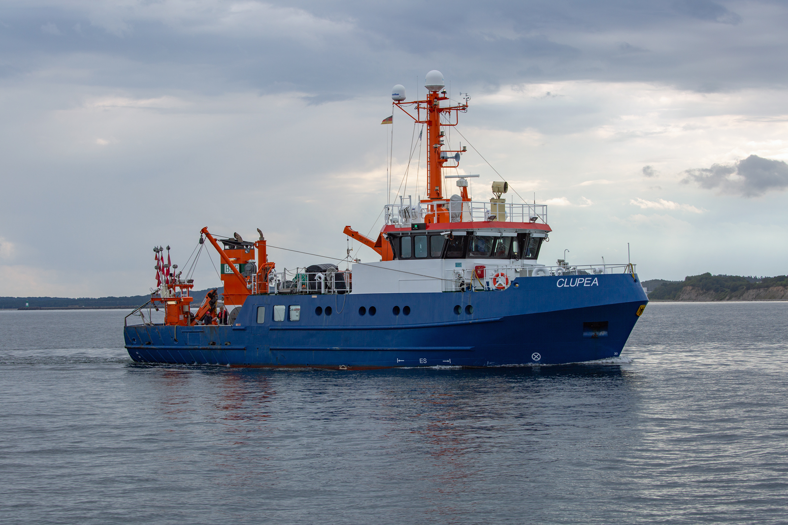Fischereiforschungsschiff CLUPEA (IMO-Nr. 9573359) vor Sassnitz. - 21.07.2023
