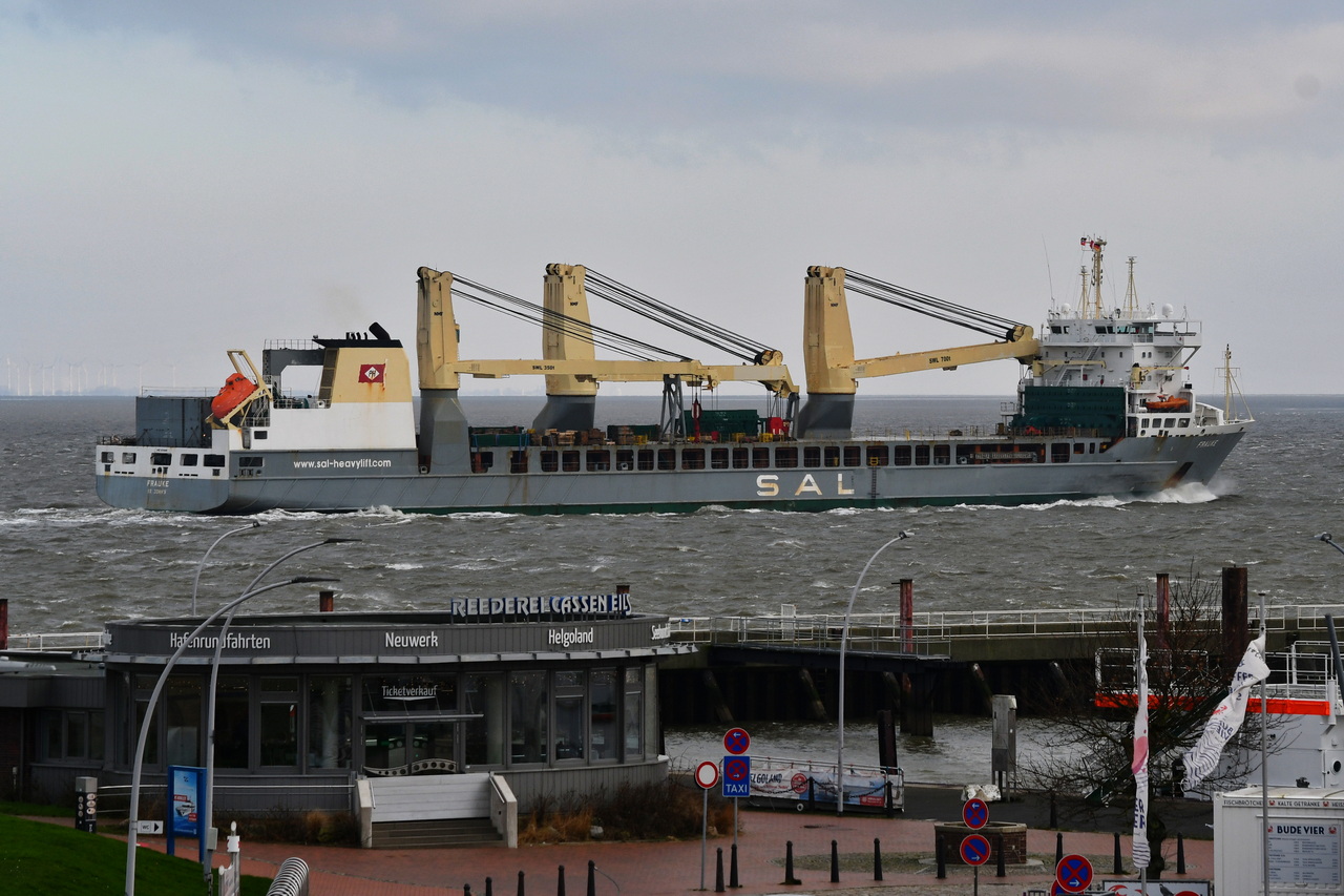 FRAUKE , General Cargo Schiff , IMO 9376488 , Baujahr 2008 , 160 x 24 m , 23.12.2025 ,Cuxhaven , Alte Liebe ,