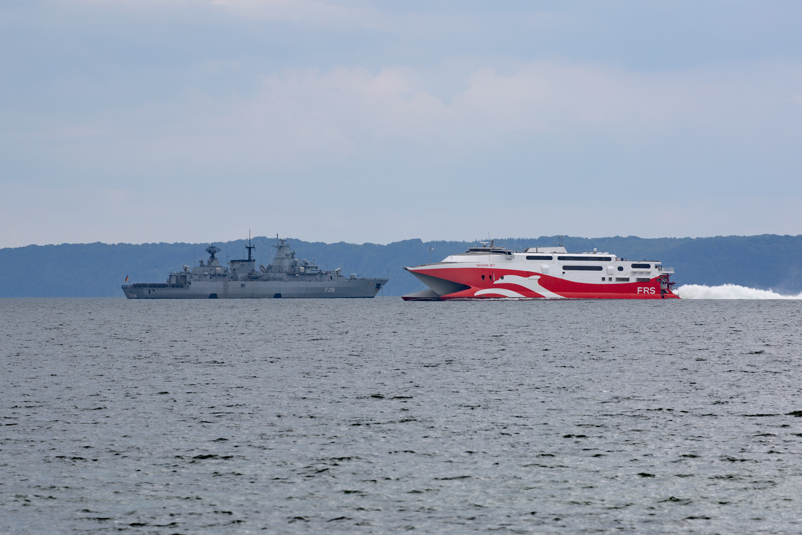 FRS SKANE JET und F 218 Mecklenburg-Vorpommern auf der Prorer Wiek. - 13.07.2023