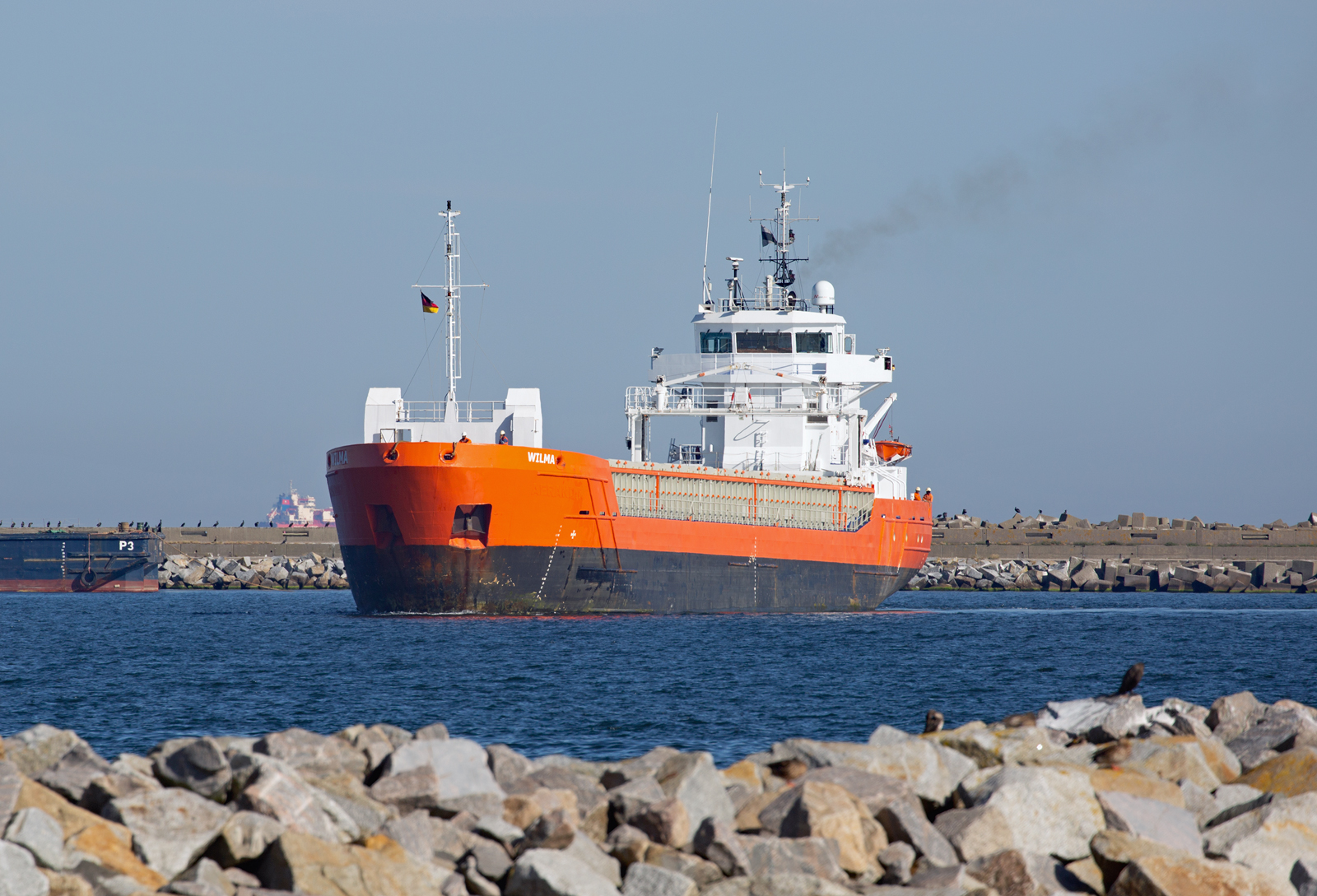 General Cargo Ship WILMA (IMO 9462744) beim Anlegemanöver im Hafen von Sassnitz Mukran. - 05.09.2023
