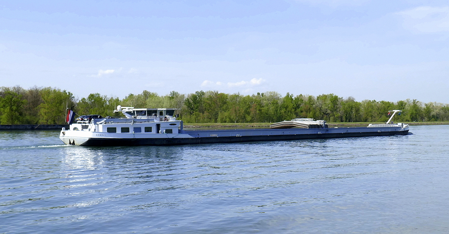 GMS CEDI ENI 06004159, rheinabw�rts nach Breisach, Heckansicht, April 2026