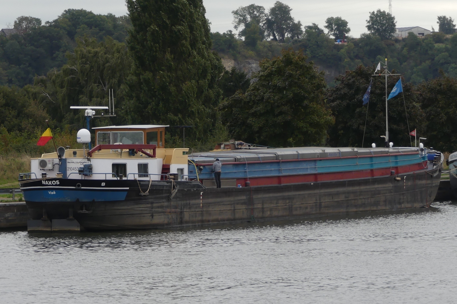 GMS NAXOS; IMO 02104530, Ex Namen: IRIS, NELCOR; SIRIKIT; Eben-Haezer; BJ 1964: L 60,50 m; B 6,65 m; t 713; gemeldet in Vis, (B), liegt in einem kleineren Seitenarm des Albert Kanal. 18.09.2025  