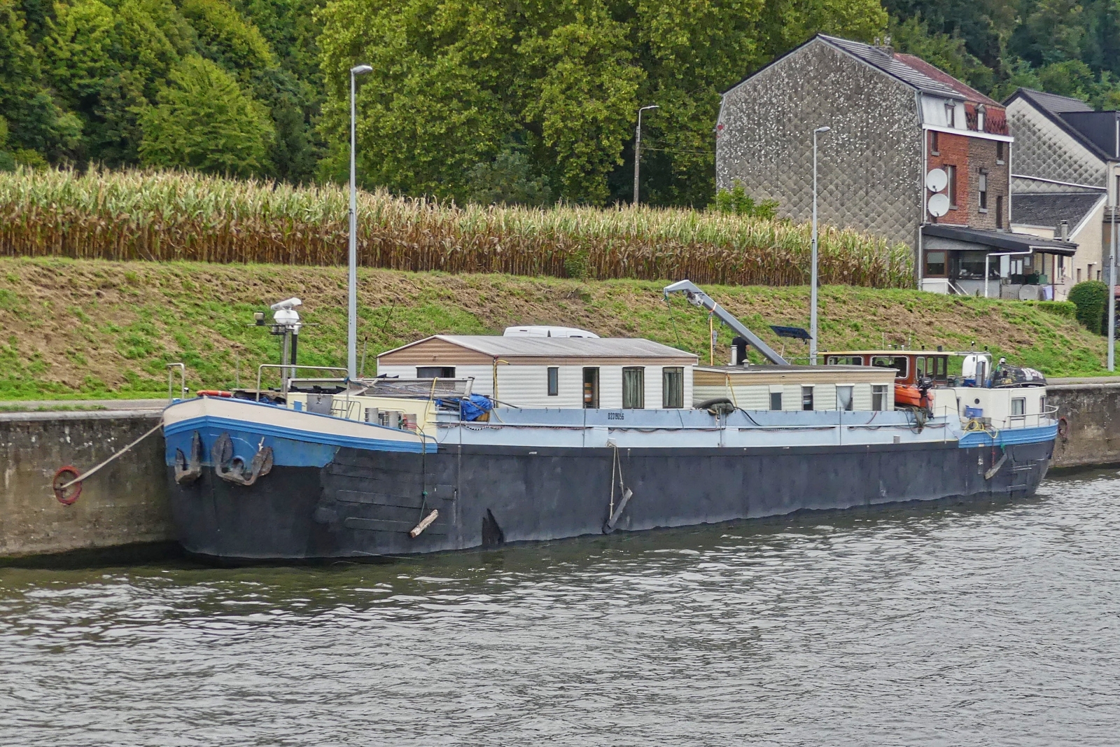 GMS STEVEN ROOS, ENI 02319056, BJ 1962, L 39,29 m, B 5,08 m, 360 t, hat an der Kaimauer im Kanal Lanaye festgemacht. 17.09.2026