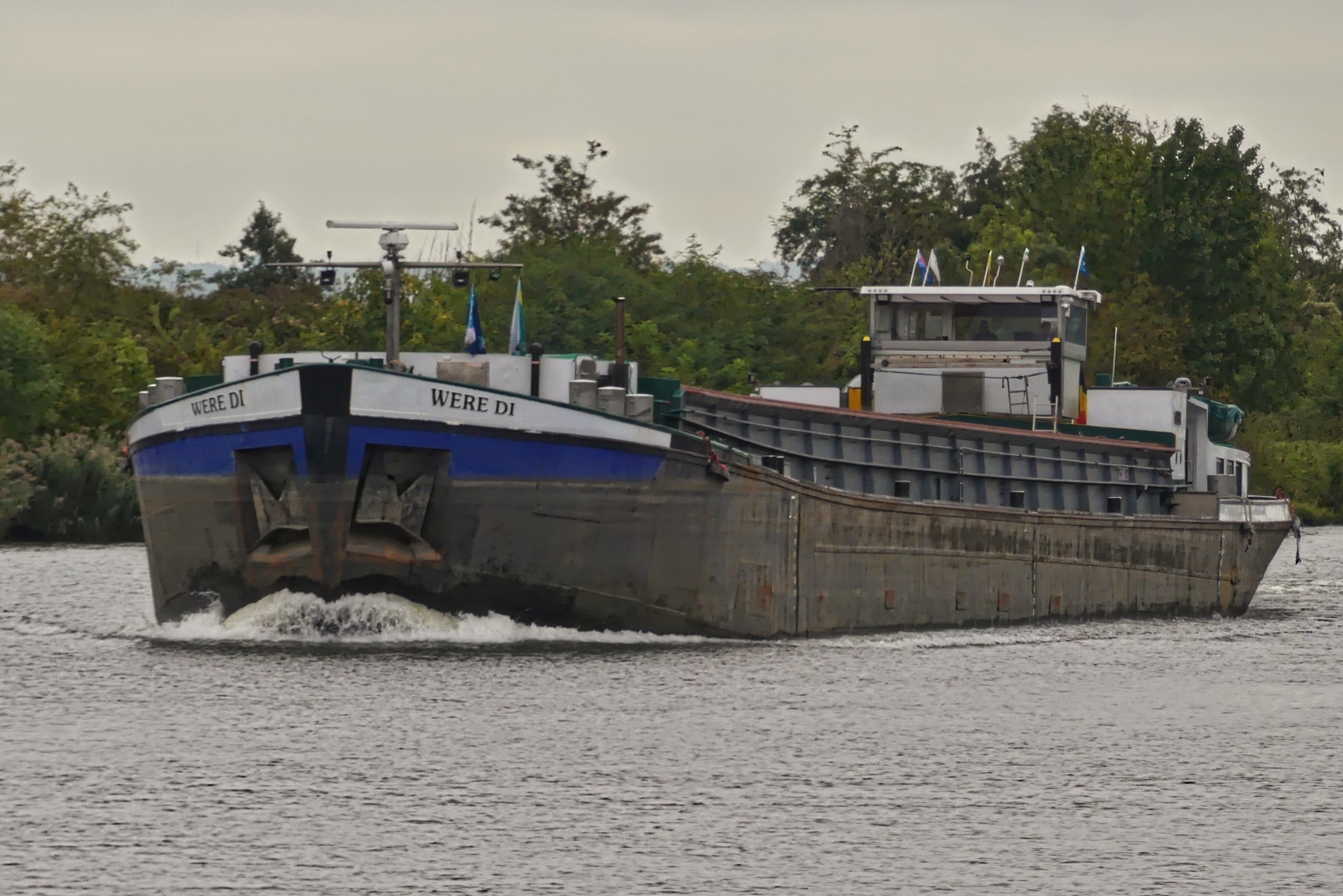 GMS Wer Di, auf der Maas zu Tal nahe Maastricht, gemeldet in Gent (B). 18.09.2025