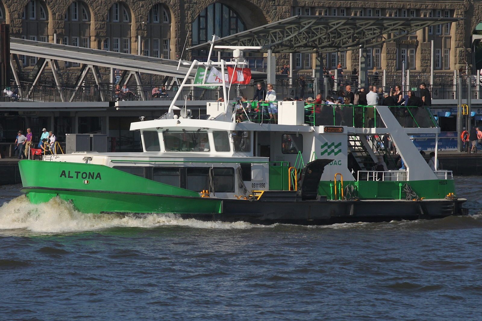 Hadag Hafenf�hre ALTONA (ENI 05111890) (H6024); Eigner/Betreiber: Hadag; Datum: 20.05.2025; Aufnahmeort: Elbe/Hafen Hamburg, Deutschland.