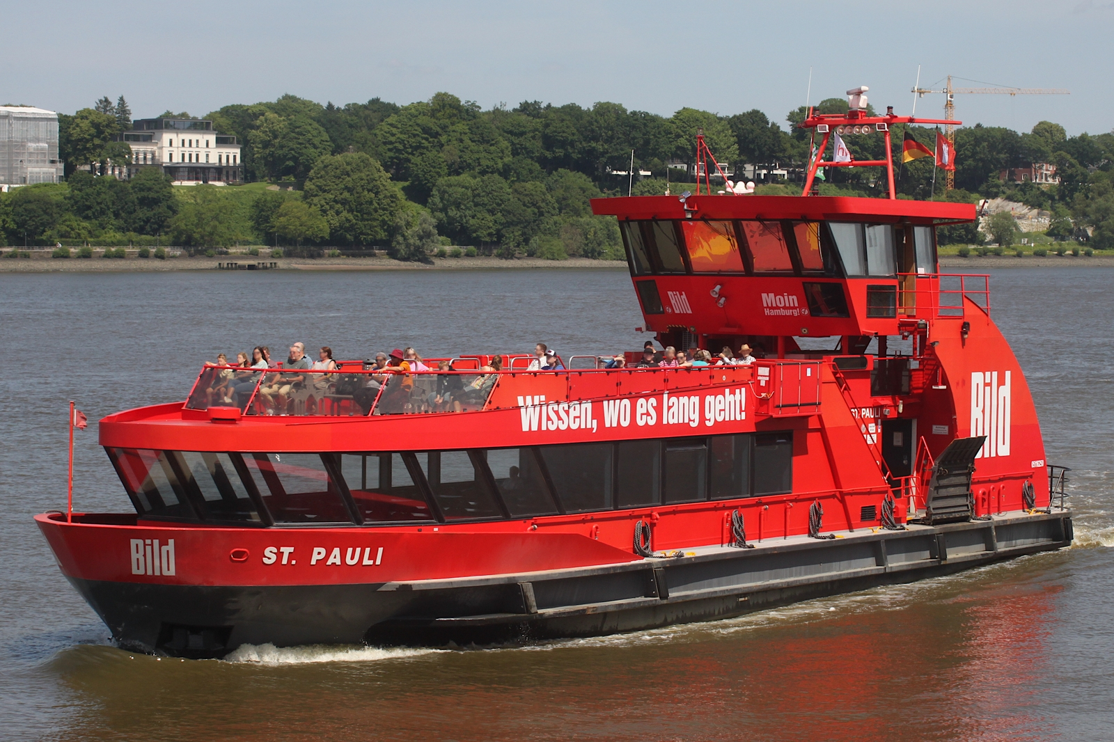 Hadag Hafenfähre ST.PAULI (ENI 05116250); Eigner/Betreiber: Hadag; Datum: 17.06.2025; Aufnahmeort: Elbe/Hafen Hamburg, Deutschland.