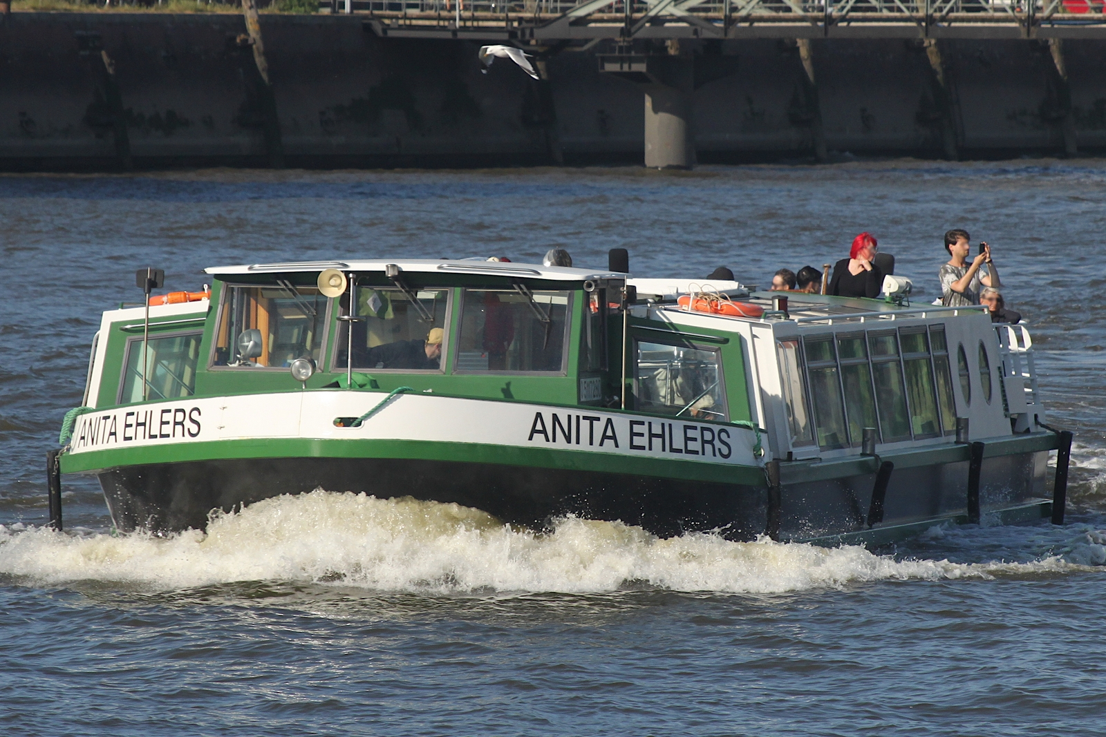Hafenbarkasse ANITA EHLERS (ENI 05117280); Eigner/Betreiber: Ehlers; Datum: 20.05.2025; Aufnahmeort: Elbe/Hafen Hamburg, Deutschland.