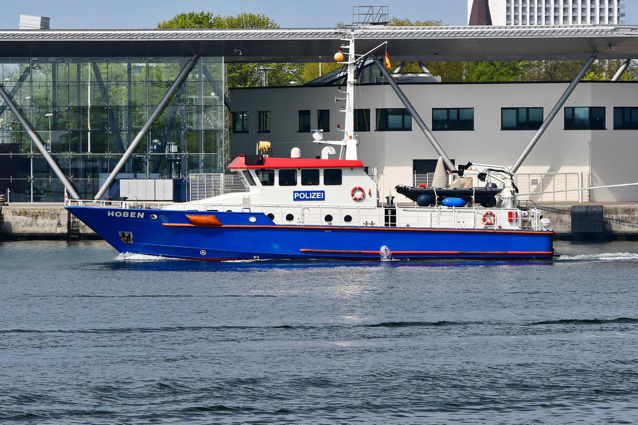 HOBEN , Polizeiboot , MMSI 211369510 , Baujahr 2002 , 26 x 6 m , Rostock-Warnem�nde , 03.05.2026