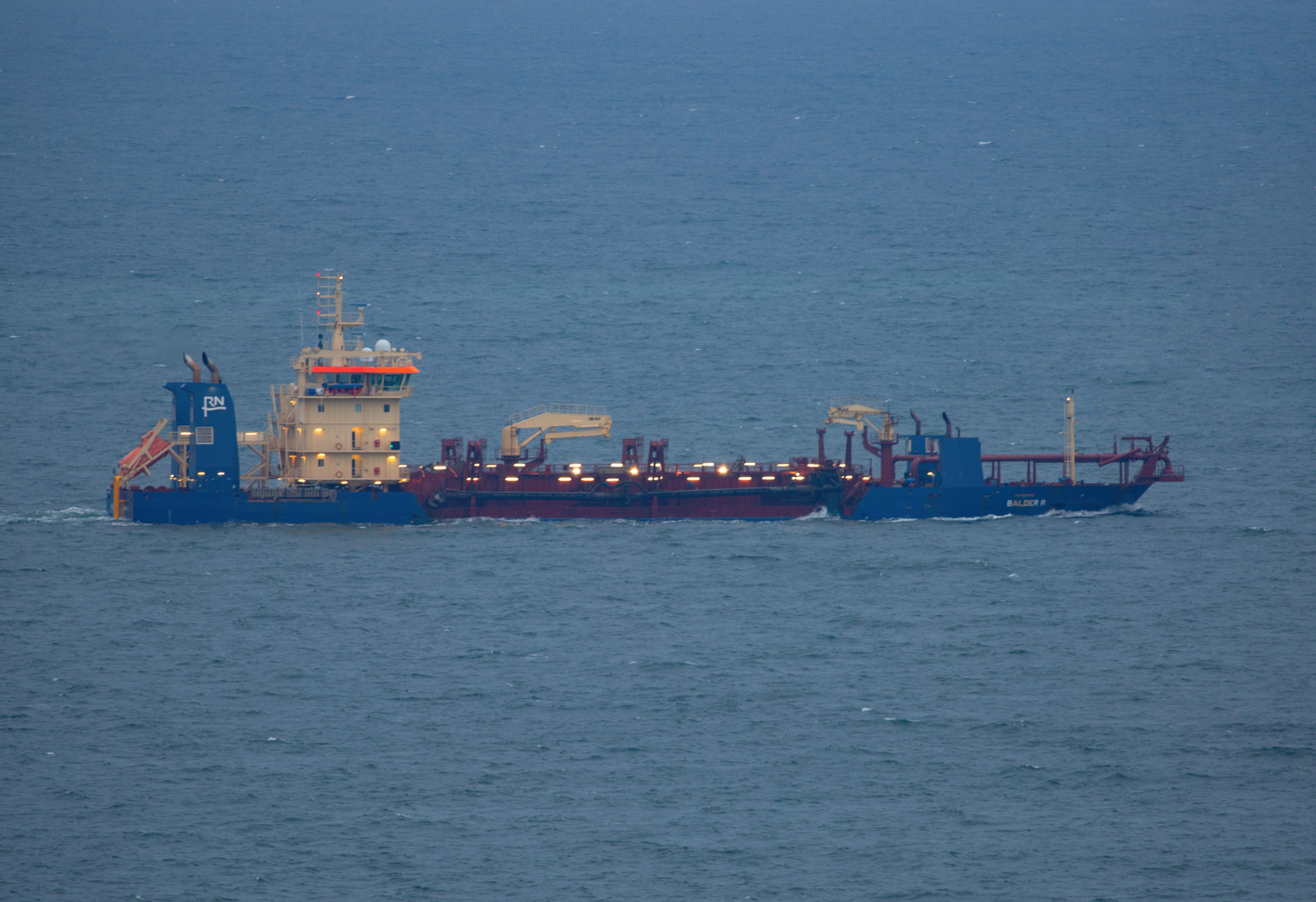 Hopper Dredger BALDER R (IMO 9578232) von der Tromper Wiek kommend auf der Prorer Wiek. - 17.01.2024
